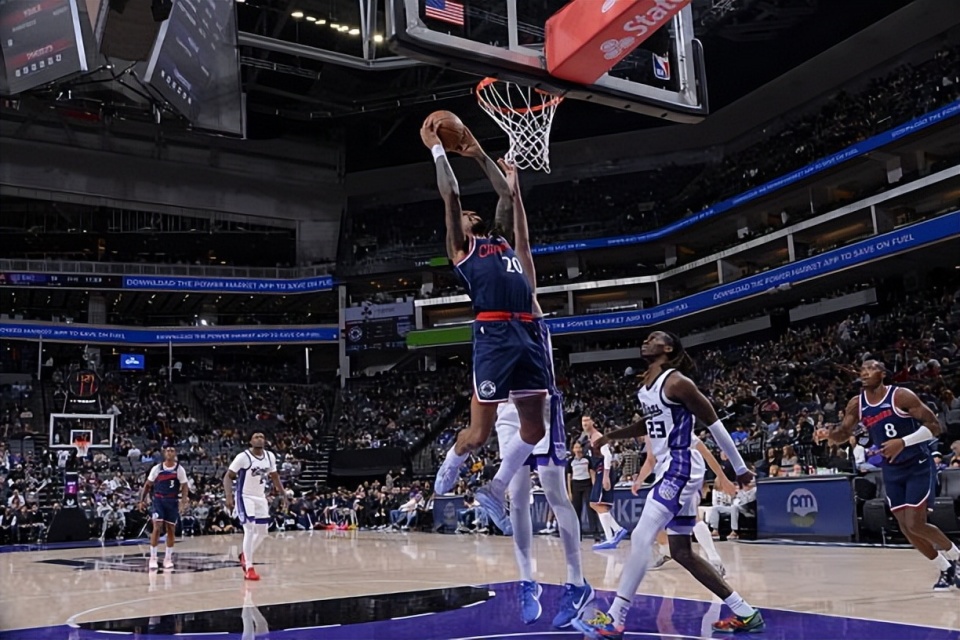 在第十五届, 全媒体记者, 项目网上男 在第十五届, 全媒体记者, 项目网上男