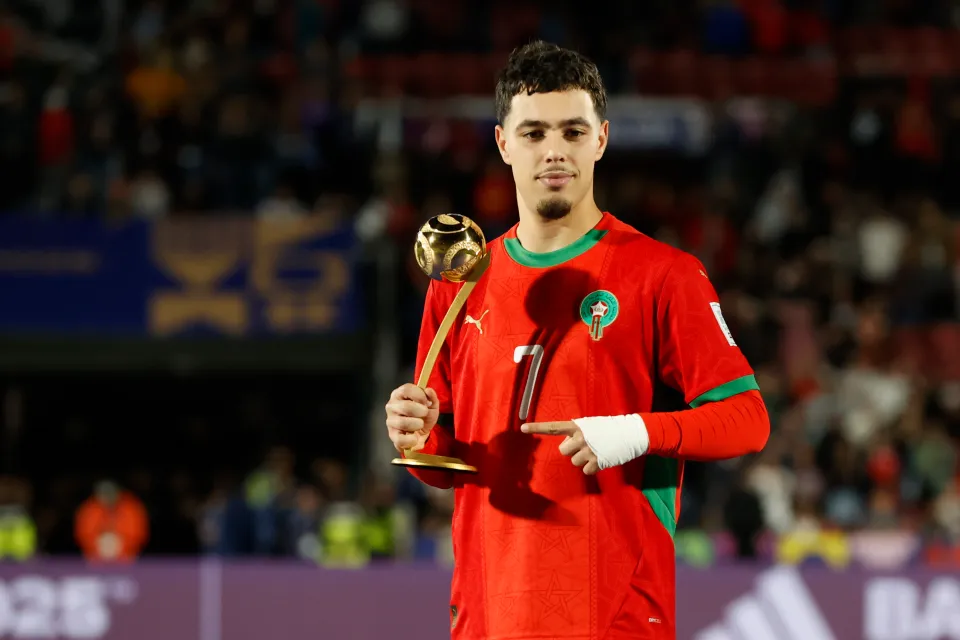 他们中至少, src 他们中至少, src