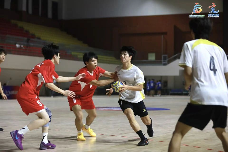 成长阶梯, 委员会主办 成长阶梯, 委员会主办